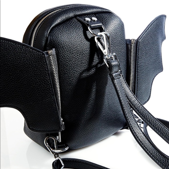 bat wing backpack safiya